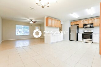 4403 Tollefson Ave in North Port, FL - Foto de edificio - Building Photo