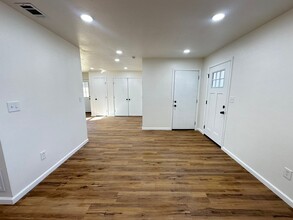 2006 San Francisco Dr in Dallas, TX - Building Photo - Building Photo