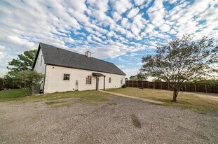 954 Lloyd's Rd in Little Elm, TX - Building Photo