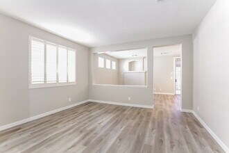 10059 Lemon Valley Ave in Las Vegas, NV - Building Photo - Building Photo