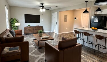 Ingleside Gardens in Baton Rouge, LA - Building Photo - Building Photo