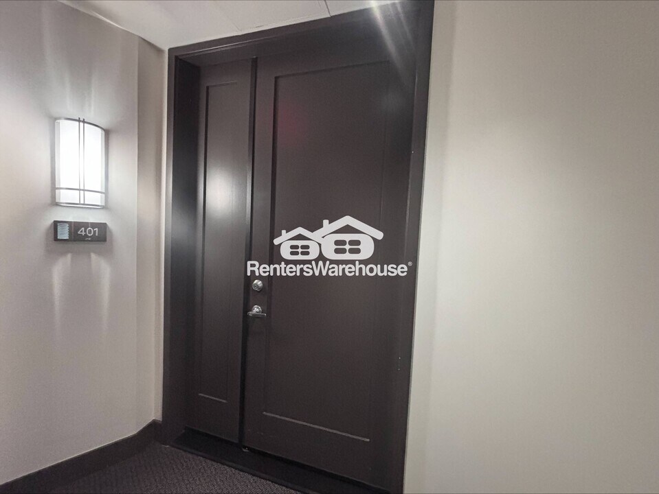 120 E Rio Salado Pkwy, Unit 401 in Tempe, AZ - Foto de edificio