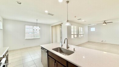 10935 E Tesla Ave in Mesa, AZ - Building Photo - Building Photo