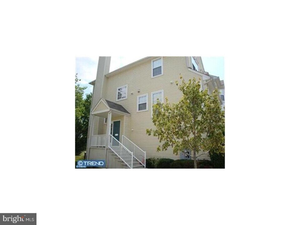 7501 Juniper Ln in Palmyra, NJ - Building Photo