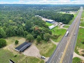 19470 U.S. Hwy 69 N in Lindale, TX - Building Photo - Building Photo