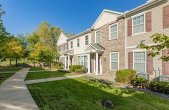 1244 Chateau Ave in Maplewood, MN - Building Photo - Building Photo