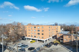 Dorael South Condominiums in Chicago, IL - Building Photo - Primary Photo