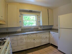 1187 Hobart St in Chico, CA - Building Photo - Building Photo