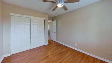 2128 Bassler St in North Las Vegas, NV - Building Photo - Interior Photo