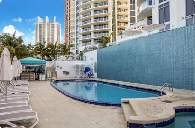 18801 Collins Ave in Sunny Isles Beach, FL - Building Photo - Building Photo