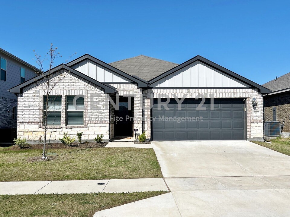 3000 Plumbago Dr in Fort Worth, TX - Foto de edificio