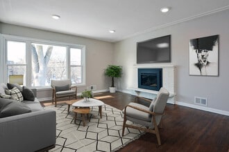 5204 Grandview Ln in Edina, MN - Building Photo - Building Photo