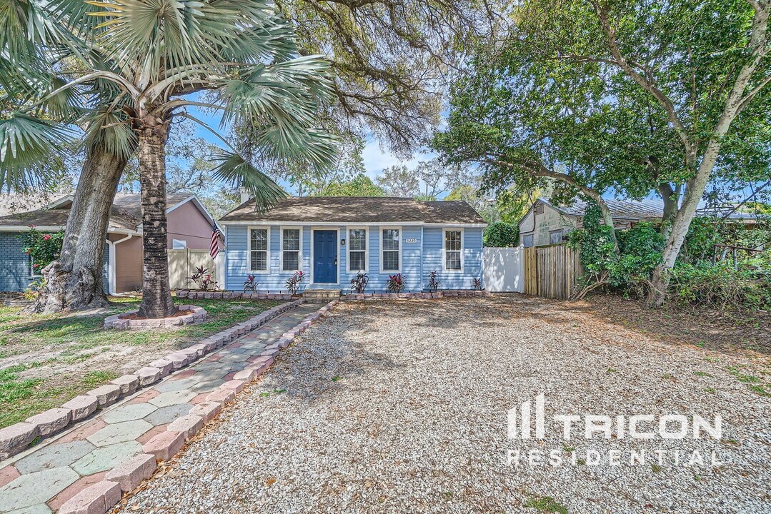 5225 9th Ave S in Gulfport, FL - Building Photo