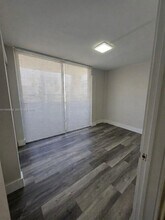 16400 NE 17th Ave in North Miami Beach, FL - Building Photo - Building Photo