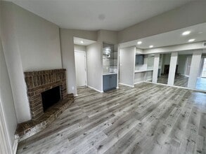 9000 Bissonnet St in Houston, TX - Building Photo - Building Photo