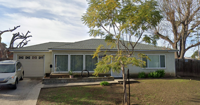 property at 5262 Rincon St