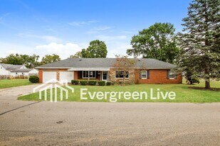 4616 Redwood Dr in Fairfield, OH - Building Photo