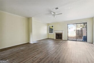 2391 Cove Rd in Lithonia, GA - Foto de edificio - Building Photo