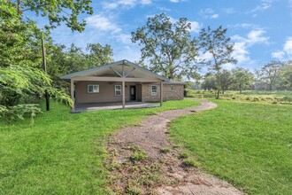 2826 W Farm to Market 1462 in Rosharon, TX - Foto de edificio - Building Photo