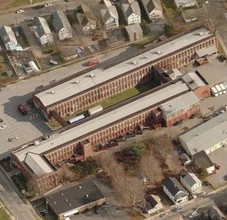 90-100 Garfield Ave in New London, CT - Building Photo - Primary Photo