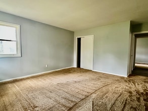668 Stamp Dr in Elkhart, IN - Building Photo - Building Photo