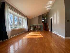 1403 Sauk Ln in Mount Prospect, IL - Building Photo - Building Photo