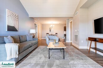 305 Laredo Dr in Cocoa, FL - Foto de edificio - Building Photo