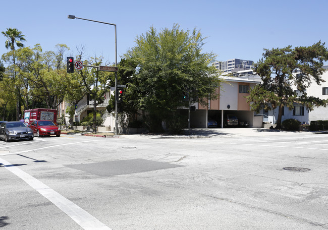 417 E Doran St in Glendale, CA - Building Photo - Building Photo