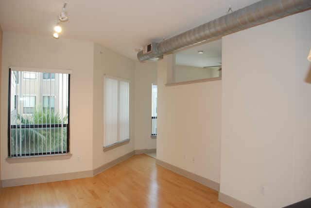 property at 1901 Post Oak Blvd