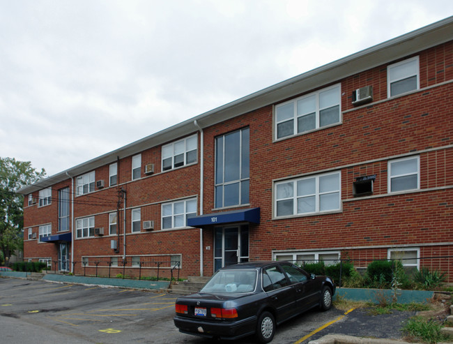 101-103 E North St in Cincinnati, OH - Foto de edificio - Building Photo