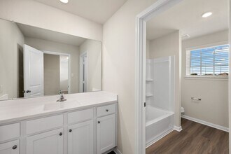 14109 Freeboard Dr in Santa Fe, TX - Building Photo - Building Photo
