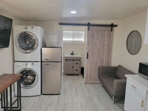 325 Wilson Ave, Unit 325 wilson in Modesto, CA - Building Photo - Building Photo