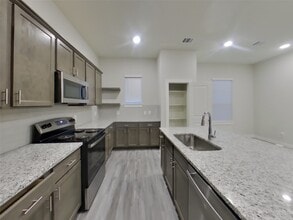 9835 Willow Creek Commerce Dr in Tomball, TX - Building Photo - Building Photo