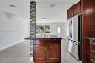 924 N 30th Rd in Hollywood, FL - Building Photo - Building Photo