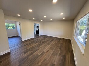 5040 Bonwell Dr in Concord, CA - Building Photo - Building Photo