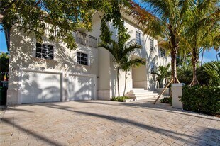 797 Ridgewood Rd in Key Biscayne, FL - Building Photo