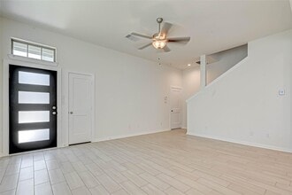 580 Longleaf Pine Dr in Montgomery, TX - Building Photo - Building Photo