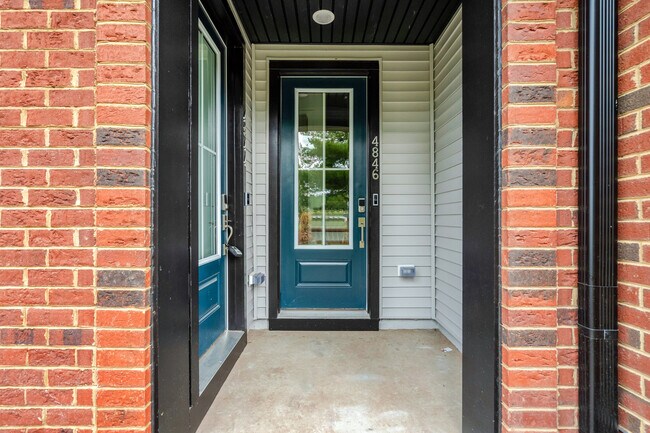4844 Bauhaus Sq in Chantilly, VA - Foto de edificio - Building Photo