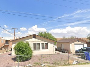 15268 Center St in Victorville, CA - Building Photo - Building Photo