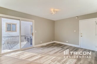 1665 Trafalgar Ln in Aurora, IL - Building Photo - Building Photo