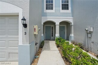 8310 Village Edge Cir in Ft. Myers, FL - Building Photo - Building Photo