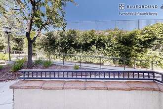 29128 Oak Creek Ln in Agoura Hills, CA - Building Photo - Building Photo