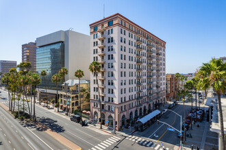 The Cooper Arms in Long Beach, CA - Foto de edificio - Primary Photo