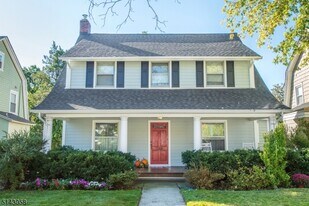 276 Bay Ave in Glen Ridge, NJ - Building Photo