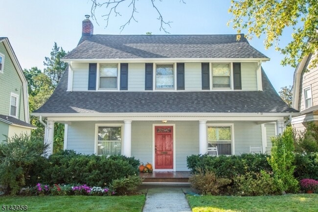 property at 276 Bay Ave