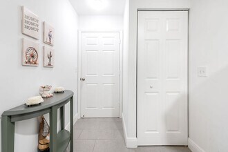 147 Granada St in Royal Palm Beach, FL - Building Photo - Building Photo