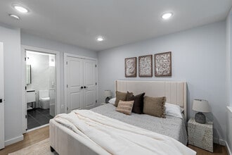 Alexandria Manor in Bloomfield, CT - Building Photo - Interior Photo