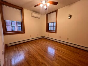 90 Myrtle St, Unit 2 in Boston, MA - Foto de edificio - Building Photo