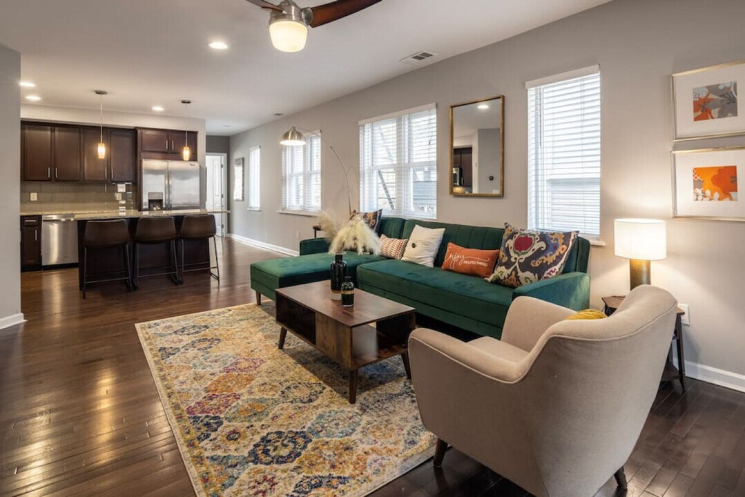 2201 Reading Rd in Cincinnati, OH - Building Photo