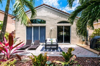 15126 SW 49th St in Davie, FL - Building Photo - Building Photo